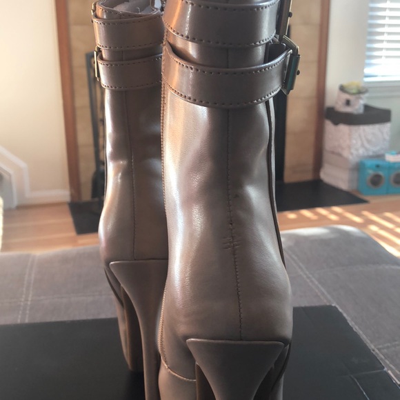 Platform booties - Picture 2 of 4